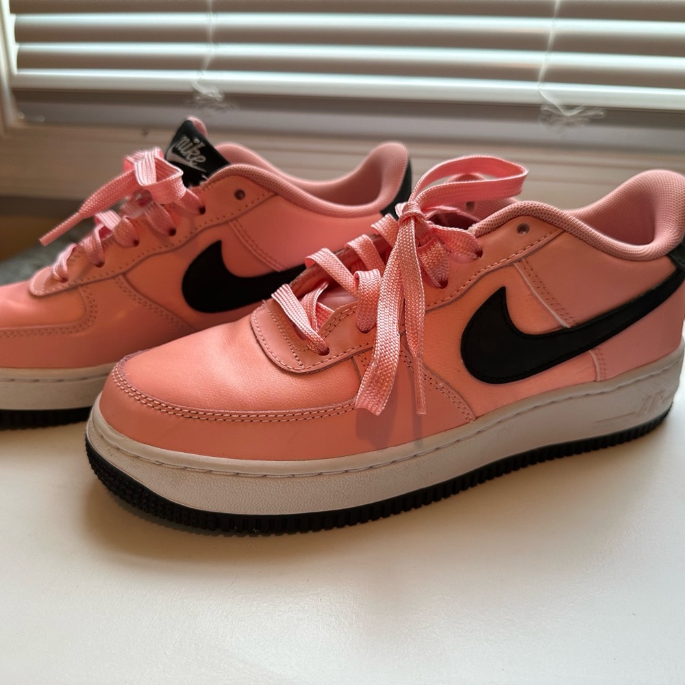 Nike Air Force 1 Low
Valentine's Day Bleached Coral (2019)